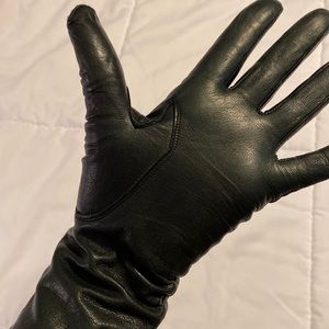 Black leather gloves; size small
